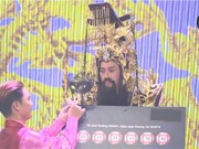 Clip Eva - Video: Hoài Linh đeo mặt nạ nhận 92 tỷ đồng trong kịch Táo Quân