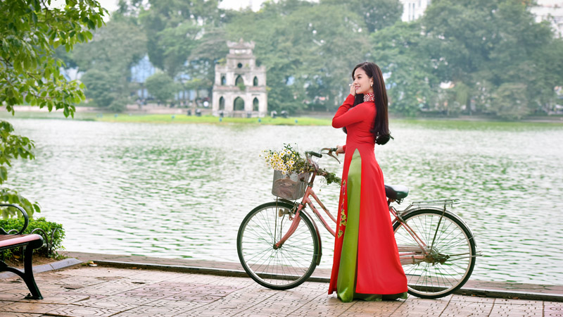 Người đàn ông amp;#34;giữ hồnamp;#34; cho áo dài Việt: Không cưỡng lại được nên phải chụp thôi! - 10