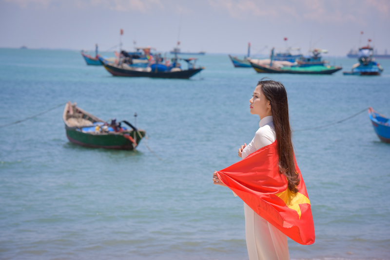 Người đàn ông amp;#34;giữ hồnamp;#34; cho áo dài Việt: Không cưỡng lại được nên phải chụp thôi! - 13