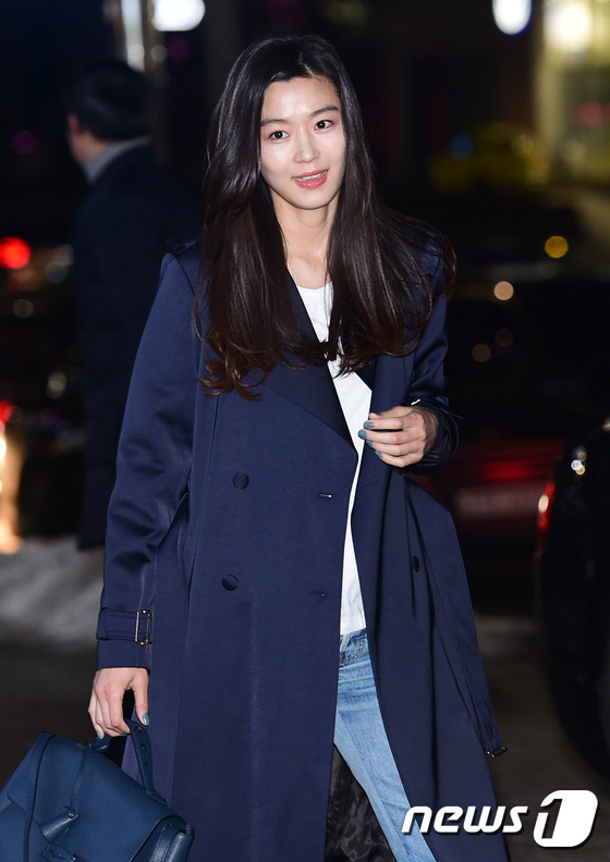 amp;#34;Nàng tiên cáamp;#34; Jeon Ji Hyun đẹp như thiếu nữ bên Lee Min Ho - 3