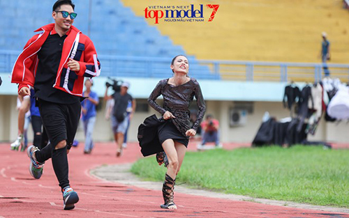 Năm qua, truyền hình Việt amp;#34;dậy sóngamp;#34; vì 4 trận tranh cãi căng như dây đàn này! - 15