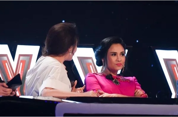 Năm qua, truyền hình Việt amp;#34;dậy sóngamp;#34; vì 4 trận tranh cãi căng như dây đàn này! - 2