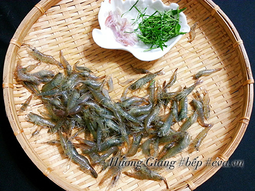 Tết ngán thịt thèm mớ tôm sông rang lá chanh - 2