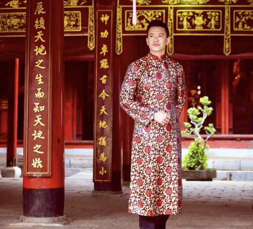 Hồ Đức Vĩnh và hoa hậu Thái Nhiên Phương mặc áo dài đón Tết cổ truyền - 2