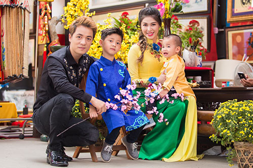 Tết này, không sang chảnh hàng hiệu, sao Việt chỉ thích cho con diện áo dài truyền thống - 3