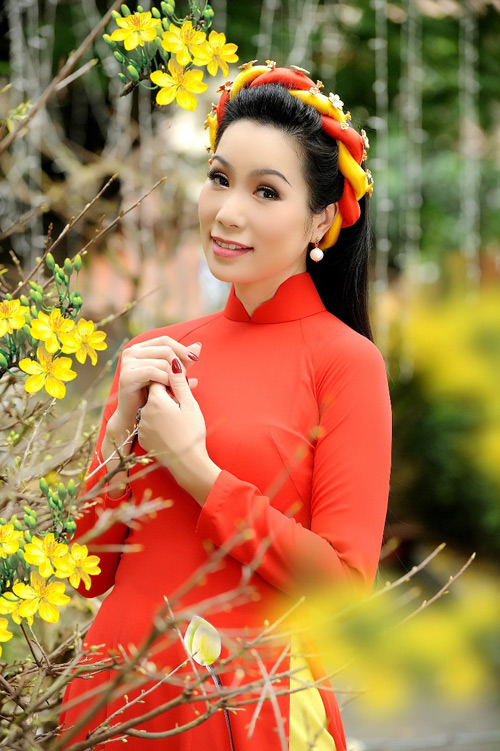 Trịnh Kim Chi khoe amp;#34;nhan sắc không tuổiamp;#34;, bế con gái út đi du xuân - 10