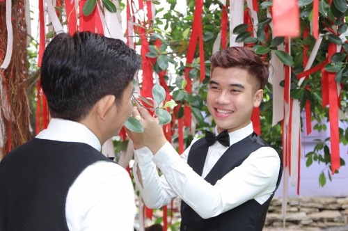 Cặp đôi đồng tính hot nhất Biên Hòa bật mí tiền lì xì đầu năm - 1