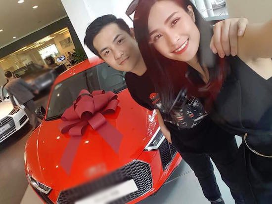 Dàn siêu xe khuấy đảo showbiz Việt 1 năm qua - 16