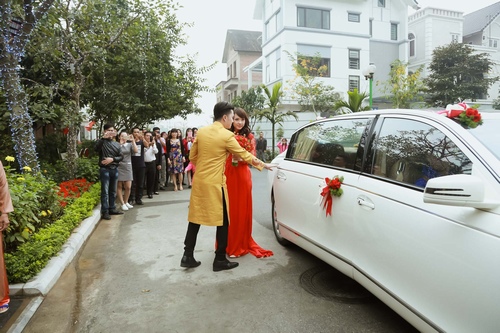 Dàn siêu xe khuấy đảo showbiz Việt 1 năm qua - 7