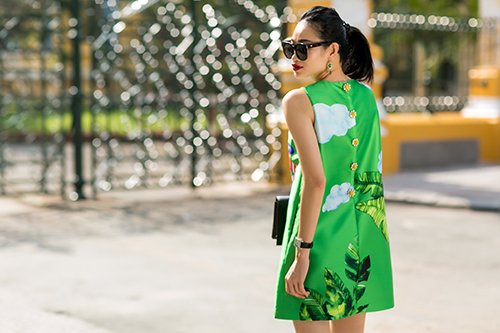 Fashionista Sài Gòn du xuân với váy áo họa tiết gà trống - 11