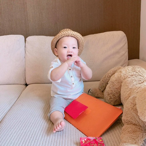 Thiên thần nhỏ của Ly Kute vui Tết đầu tiên bên mẹ và bà ngoại - 3