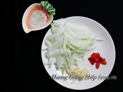 Đổi vị với cua rang muối vừa ngon lại dễ làm - 2