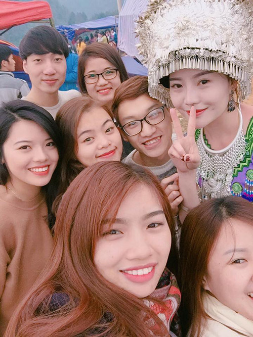 Cận cảnh nhan sắc cô gái Hamp;#39;Mông đang gây sốt trên mạng xã hội - 5