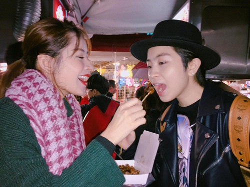 Mẹ ruột sành điệu của Chi Pu đi du lịch nước ngoài cùng con và Gil Lê - 5