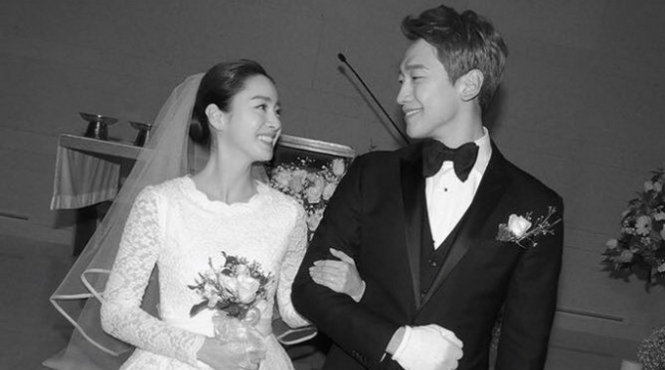 Bắt gặp Bi Rain và Kim Tae Hee đi sắm nội thất cho gia đình - 2