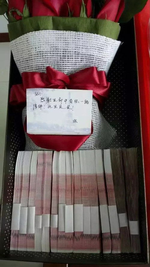 Chưa 14/2, người chồng này đã gây bão với bó hoa 500 triệu tặng vợ - 3
