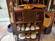 Nhà đẹp - Trở về tuổi thơ với hình ảnh những chiếc chạn bát cũ kĩ "thần thánh"