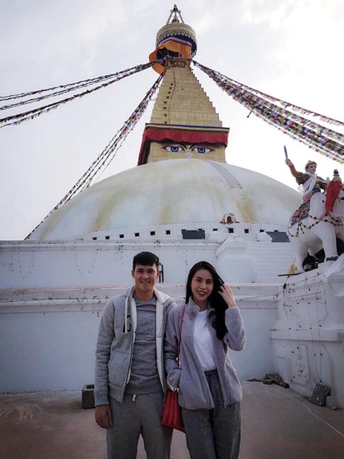 Vợ chồng Thủy Tiên - Công Vinh đi hành hương đầu năm ở NePal - 2
