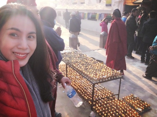 Vợ chồng Thủy Tiên - Công Vinh đi hành hương đầu năm ở NePal - 3