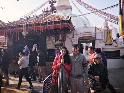Vợ chồng Thủy Tiên - Công Vinh đi hành hương đầu năm ở NePal - 6