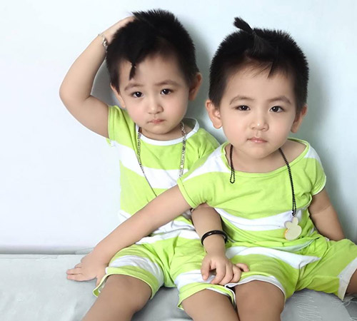 Cặp song sinh đẹp như thiên thần có 7 nghìn người theo dõi, khi lớn còn gây ngỡ ngàng hơn - 6
