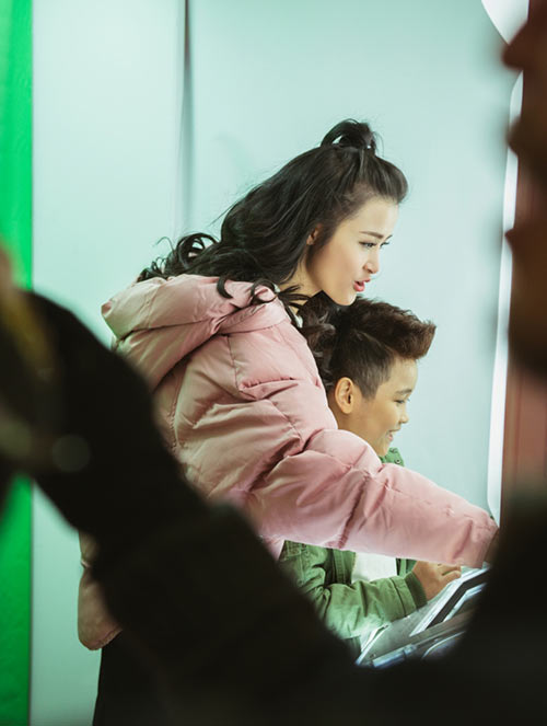 Có nghệ sĩ nào lì xì cho học trò cả chuyến sang Nhật như Đông Nhi? - 10
