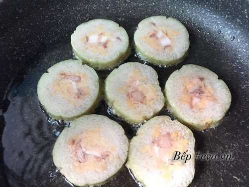 Mẹo rán bánh chưng giòn ngon không ngấm nhiều dầu mỡ - 3