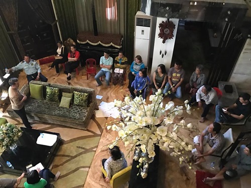 Đàm Vĩnh Hưng hứa trả nợ thay mẹ lần cuối trước đông đảo chủ nợ - 2