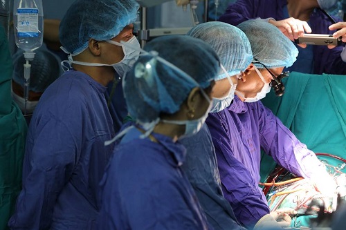 Tin tức 24h nổi bật: Có manh mối về cô gái chết lõa thể trong bao tải - 2