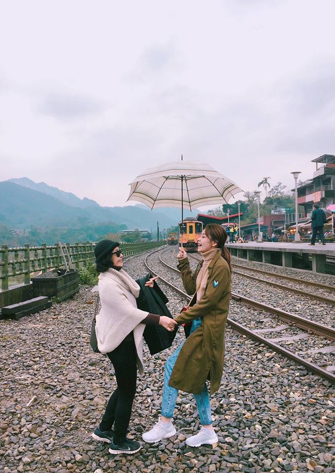 Chi Pu sành điệu, ai cũng biết rồi nhưng mẹ cô ấy còn gây bất ngờ hơn - 3