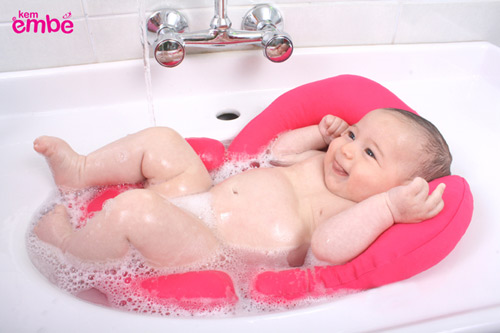 Sai lầm thường xuyên của mẹ khiến con bị hăm nặng hơn - 2