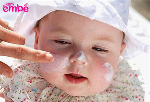 Sai lầm thường xuyên của mẹ khiến con bị hăm nặng hơn - 3