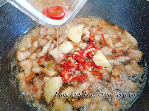 Cà tím kho quẹt rẻ tiền mà trôi cơm vô cùng - 9