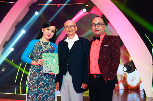 Thái Châu rưng rưng nước mắt khi hát lại ca khúc amp;#34;đinhamp;#34; sau 44 năm - 4