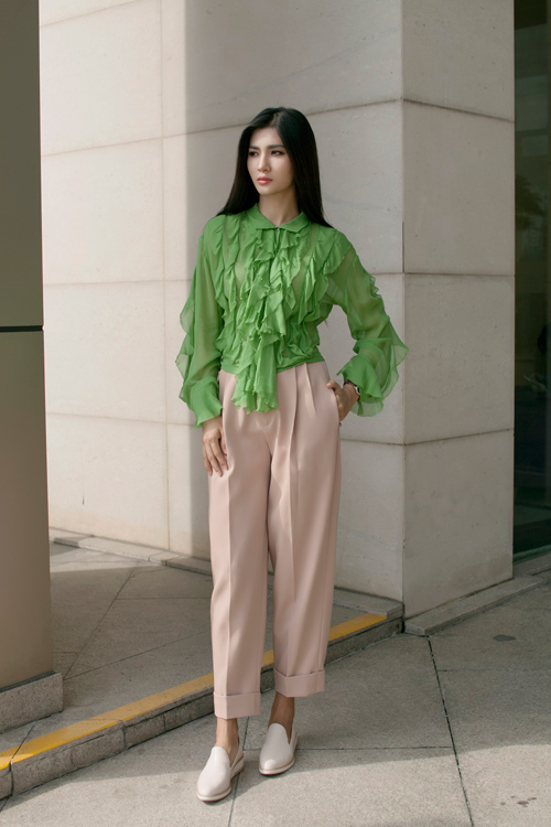 amp;#34;Gái 1 conamp;#34; Kim Tuyến đẹp cá tính, khác lạ khi xuống phố ngày xuân - 3