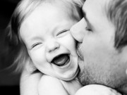 Làm mẹ - Bộ ảnh khiến mọi ông bố đều nhận ra "có con gái là điều hạnh phúc nhất đời"