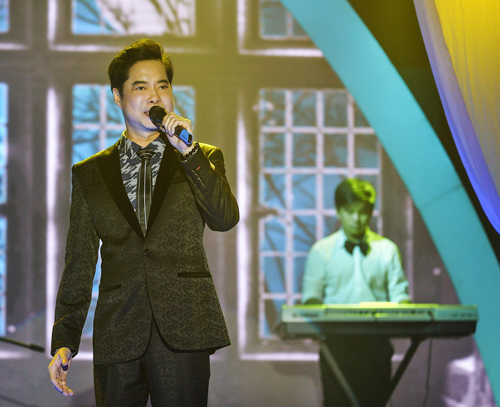 Thái Châu rưng rưng nước mắt khi hát lại ca khúc amp;#34;đinhamp;#34; sau 44 năm - 8