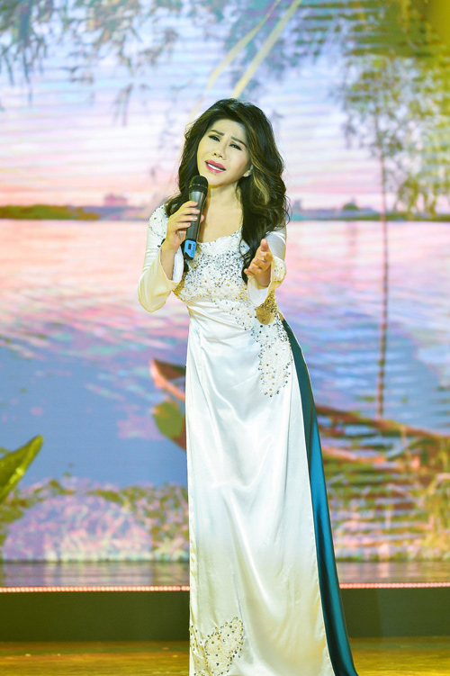 Thái Châu rưng rưng nước mắt khi hát lại ca khúc amp;#34;đinhamp;#34; sau 44 năm - 10