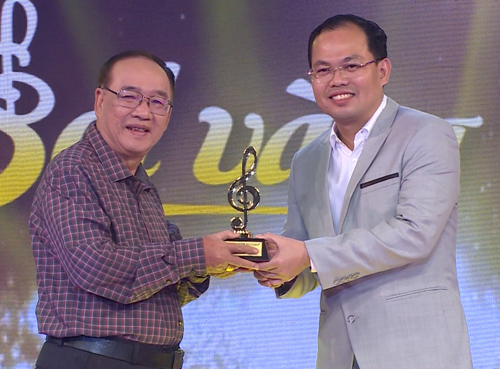 Thái Châu rưng rưng nước mắt khi hát lại ca khúc amp;#34;đinhamp;#34; sau 44 năm - 7