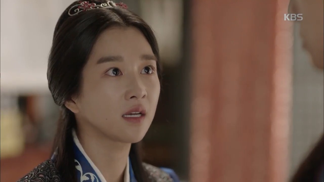 Hwarang tập 17: Go Ara đau lòng chứng kiến người yêu bị cô gái khác ...