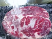 Bếp Eva - Mách chị em 5 mẹo rã đông thực phẩm đơn giản, dễ làm