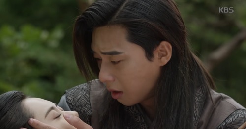 Hwarang tập 18: Cùng một ngày, Park Seo Joon phải đối mặt với 2 bi kịch lớn nhất đời - 6