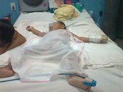 Tin tức - Mẹ bất cẩn, bé trai 19 tháng tuổi tử vong vì ngã vào nồi cháo nóng