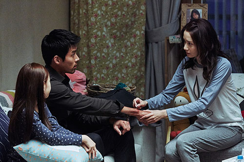 Làm amp;#34;gái ếamp;#34;, Yoona tìm mọi cách cưa cẩm Hyun Bin - 3
