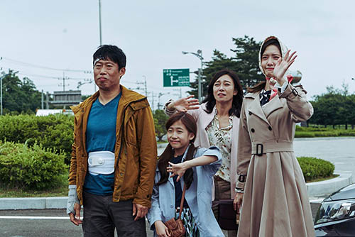 Làm amp;#34;gái ếamp;#34;, Yoona tìm mọi cách cưa cẩm Hyun Bin - 6