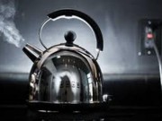 Tin tức - Bé 17 tháng tuổi bị bỏng nặng do ấm nước pha trà của ông nội