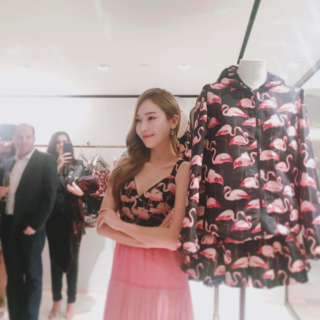 Ngôi sao 24/7: amp;#34;Kẻ cướp chồng của Dương Mịchamp;#34; lộ cằm gẫy - 4