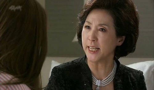 Chát đắng vì những bữa cơm mẹ chồng giàu nấu cho con dâu ngày ở cữ - 2