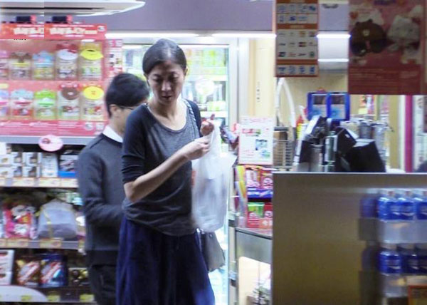 Bị Thành Long bỏ bê, Hoa hậu Châu Á xuống sắc, amp;#34;mượn rượu giải sầuamp;#34; - 4