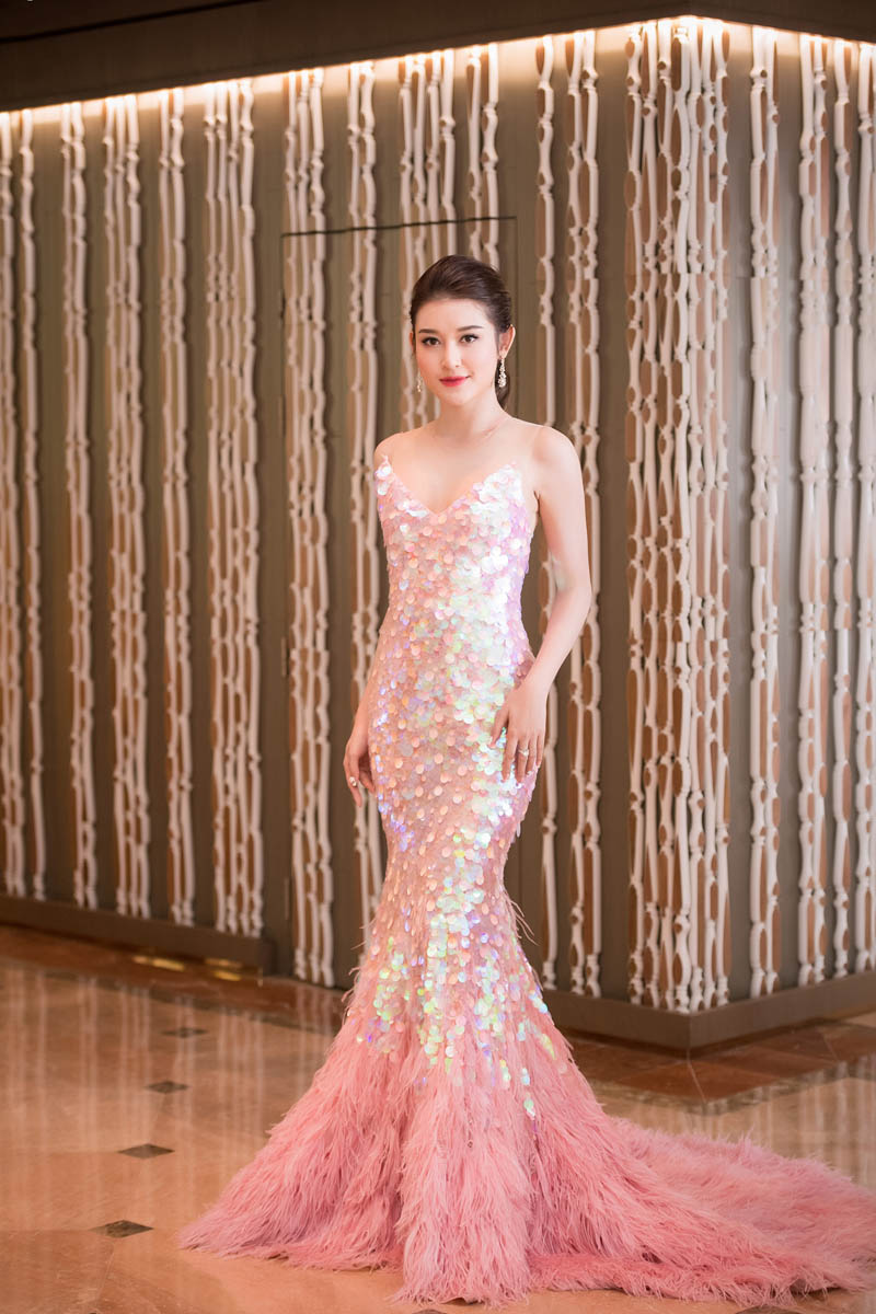 Cứ tràn trề gợi cảm thế này, bảo sao 52 tuổi MC Kỳ Duyên vẫn khiến mày râu loạn nhịp - 4